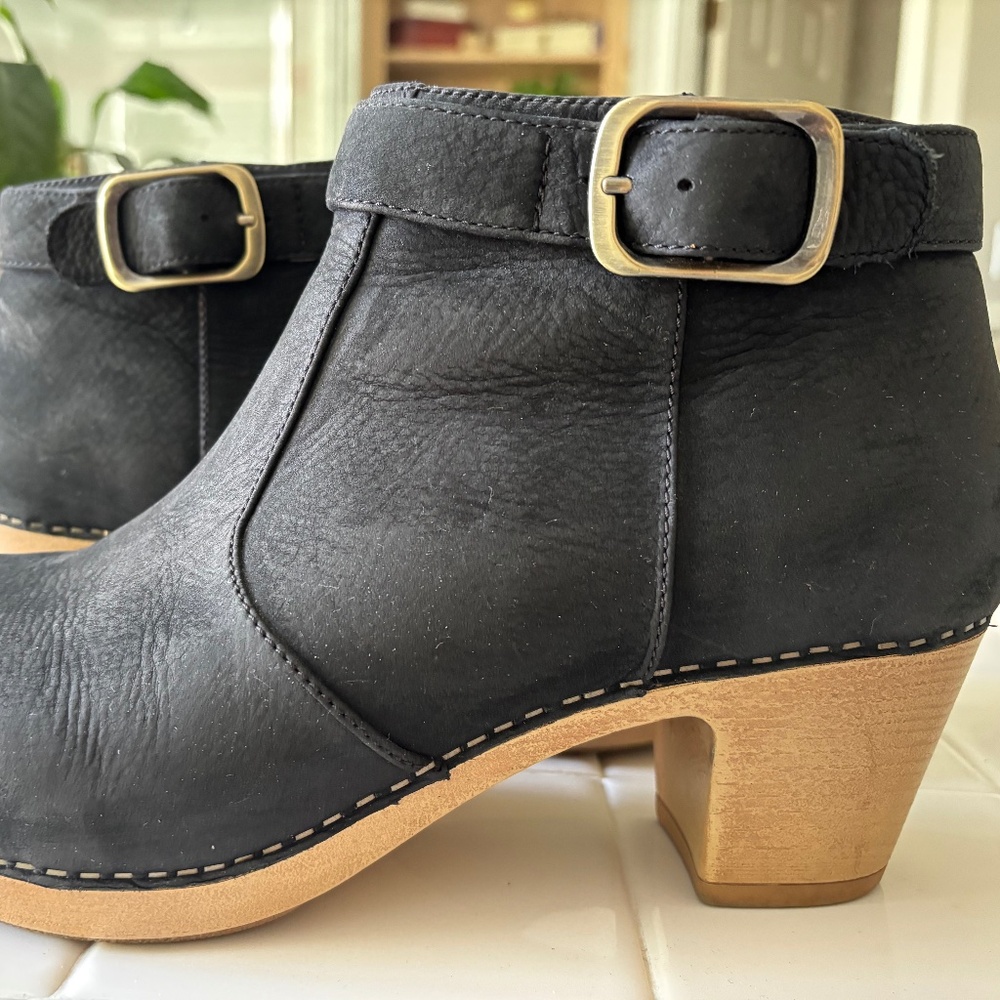 Dansko Erin Bootie with buckle and back zipper Euro size 40